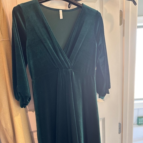 Green velvet maternity dress - Picture 1 of 1